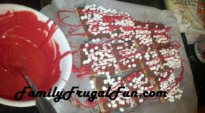 Red drizzle on Smores 300x166 Chrismtas Smores Recipe