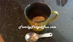 Instant oatmeal in a mug 300x173 DIY Homemade Instant Oatmeal Recipe