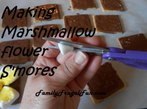 Making Marshmallow flower s'mores